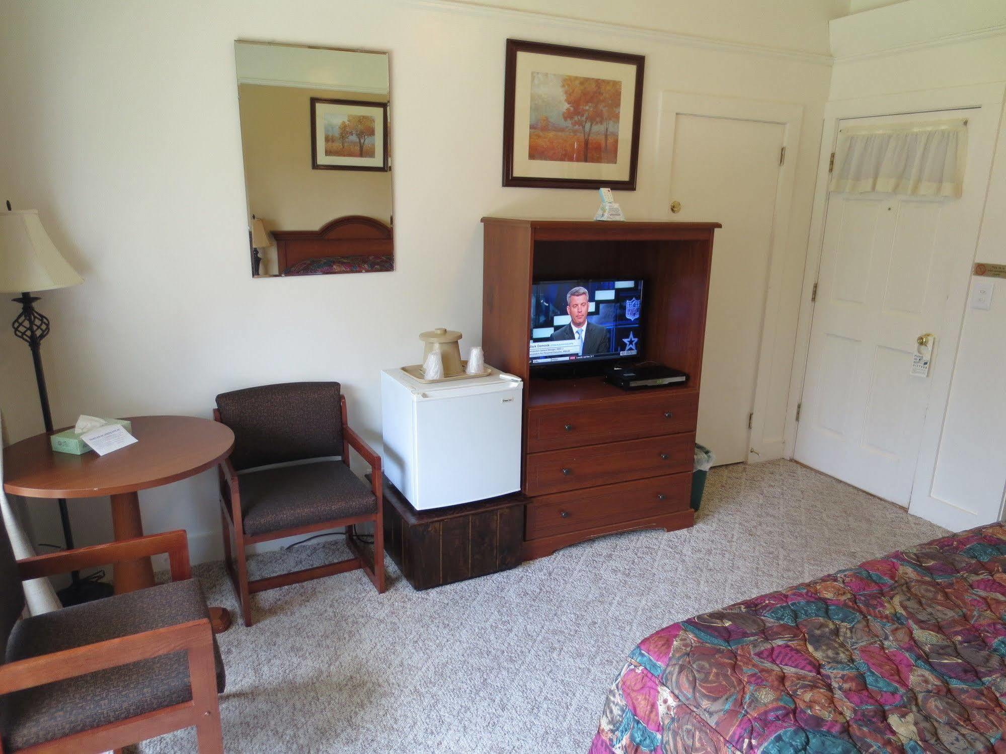 Hickory Grove Motor Inn - Cooperstown Extérieur photo